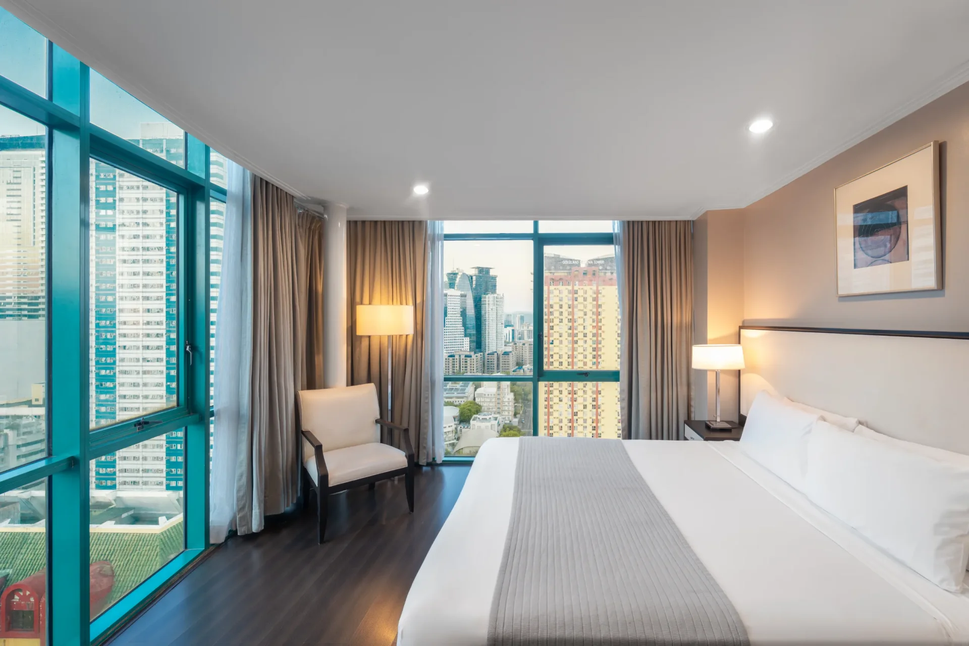 TWO-BEDROOM SUITE